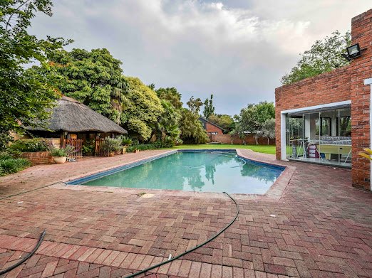 5 Bedroom Property for Sale in Langenhovenpark Free State